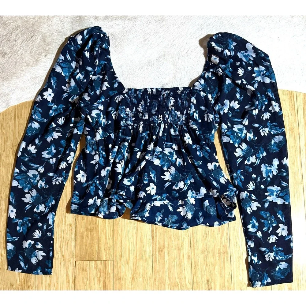 Abercrombie & Fitch Size S Blue Shear Twist‎ Front Long Sleeve Top Blouse Floral